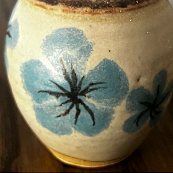 Small Painted Pottery Vase - Picture 6 of 12